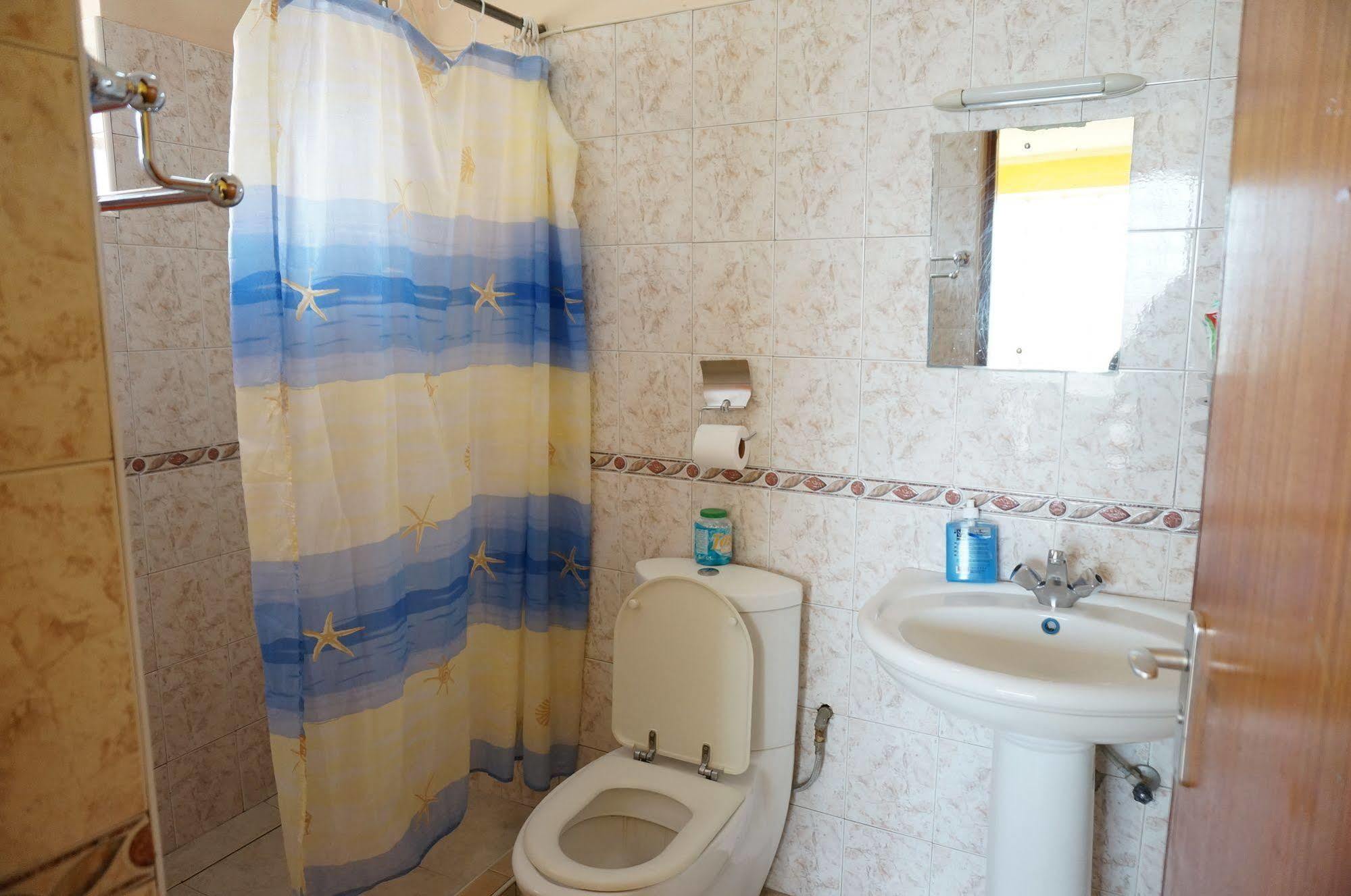 Mdawida Homestay Nairobi Bagian luar foto