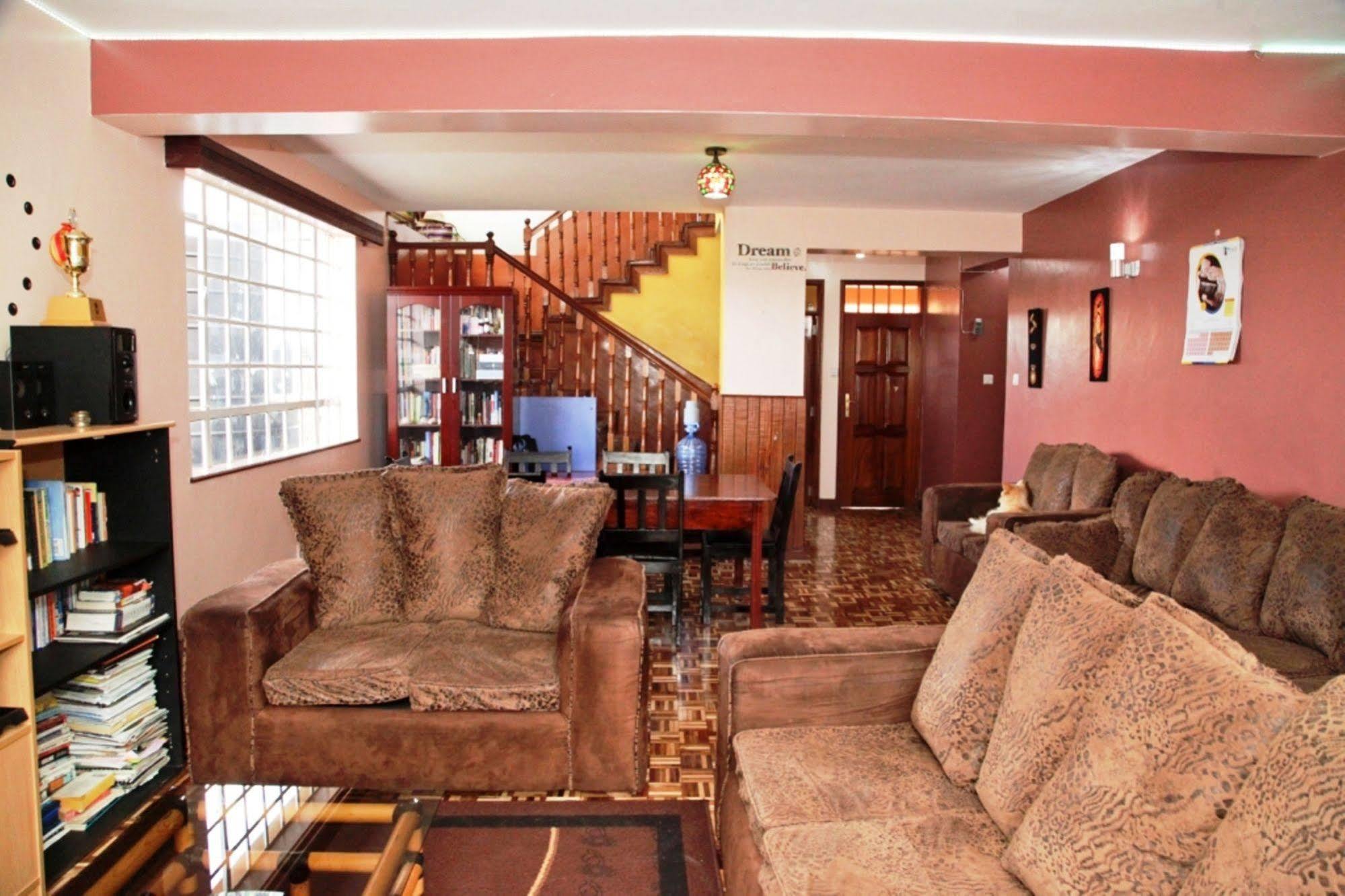 Mdawida Homestay Nairobi Bagian luar foto